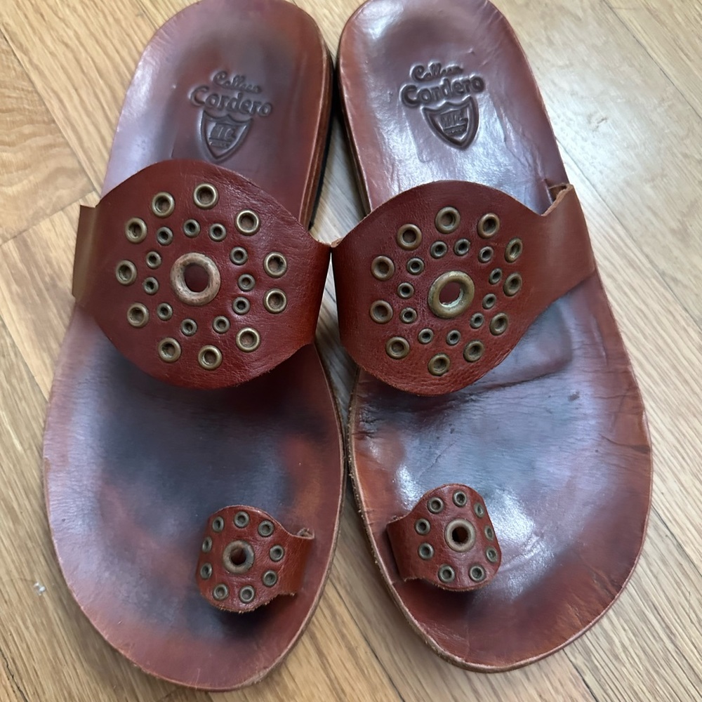 Colleen Cordero brown toe leather sandals size 10 Brass bead detail